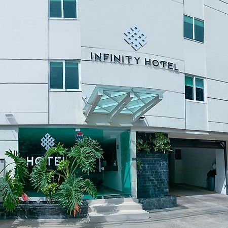 Infinity Hotel 麦德林 外观 照片