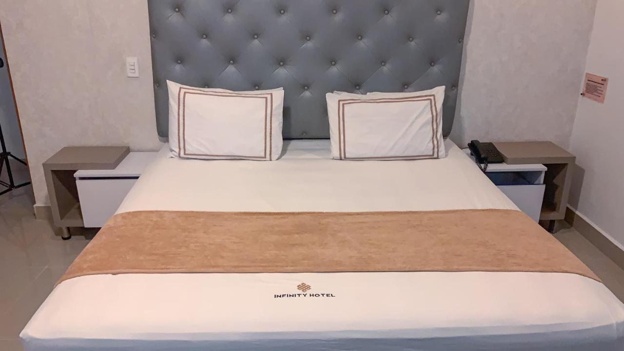 Infinity Hotel 麦德林 外观 照片