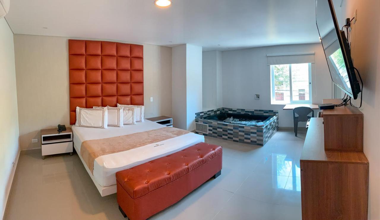 Infinity Hotel 麦德林 外观 照片