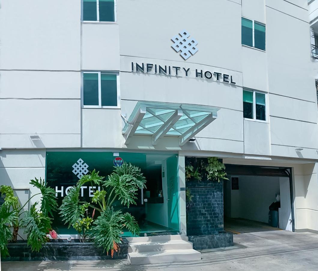 Infinity Hotel 麦德林 外观 照片