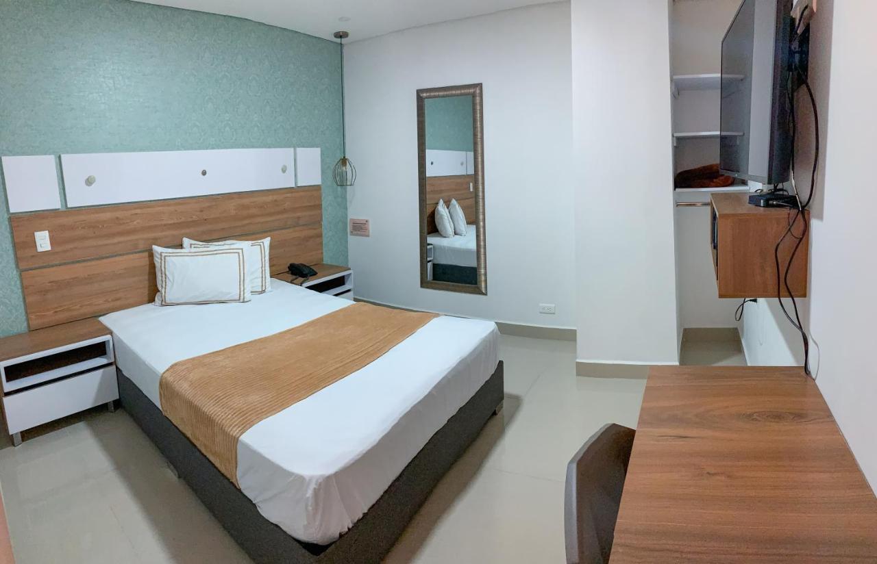 Infinity Hotel 麦德林 外观 照片