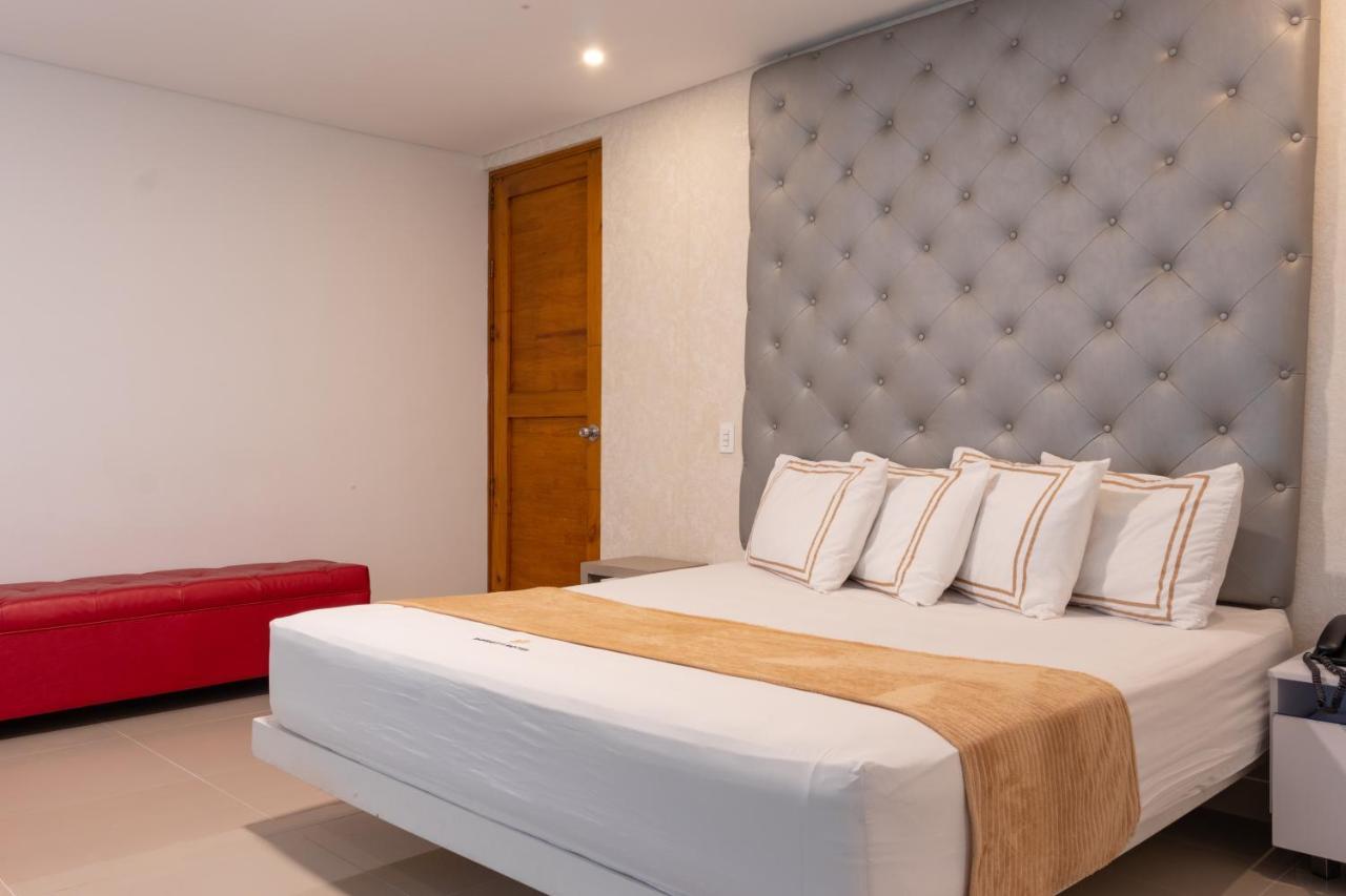 Infinity Hotel 麦德林 外观 照片