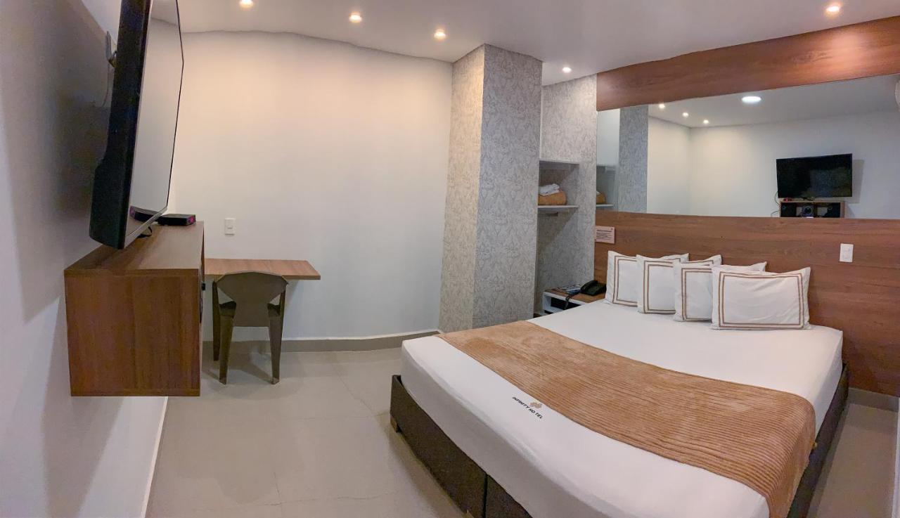 Infinity Hotel 麦德林 外观 照片