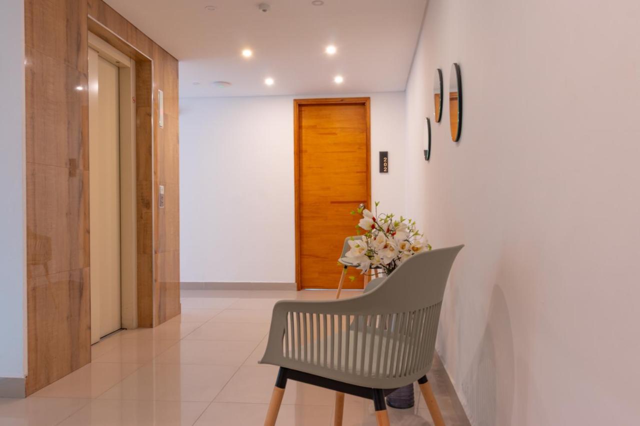 Infinity Hotel 麦德林 外观 照片