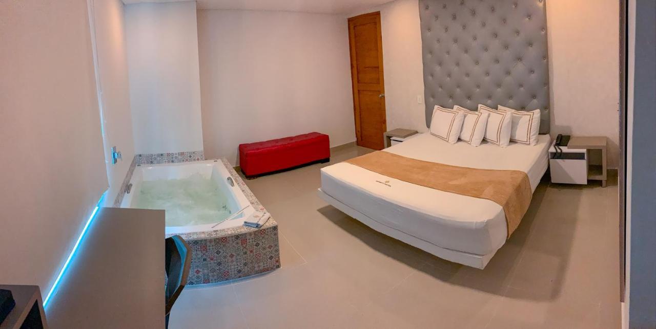Infinity Hotel 麦德林 外观 照片