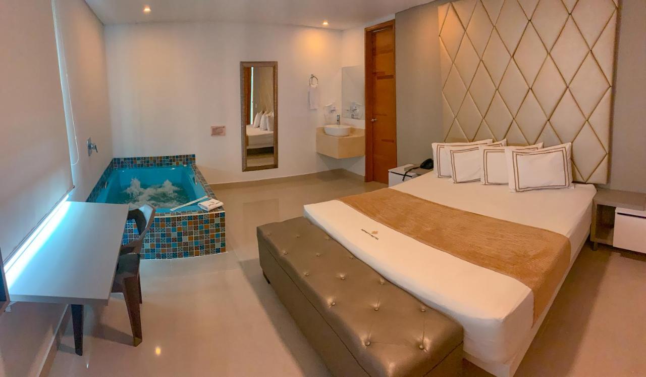 Infinity Hotel 麦德林 外观 照片