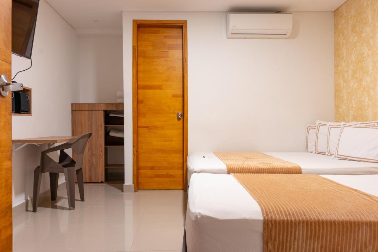 Infinity Hotel 麦德林 外观 照片