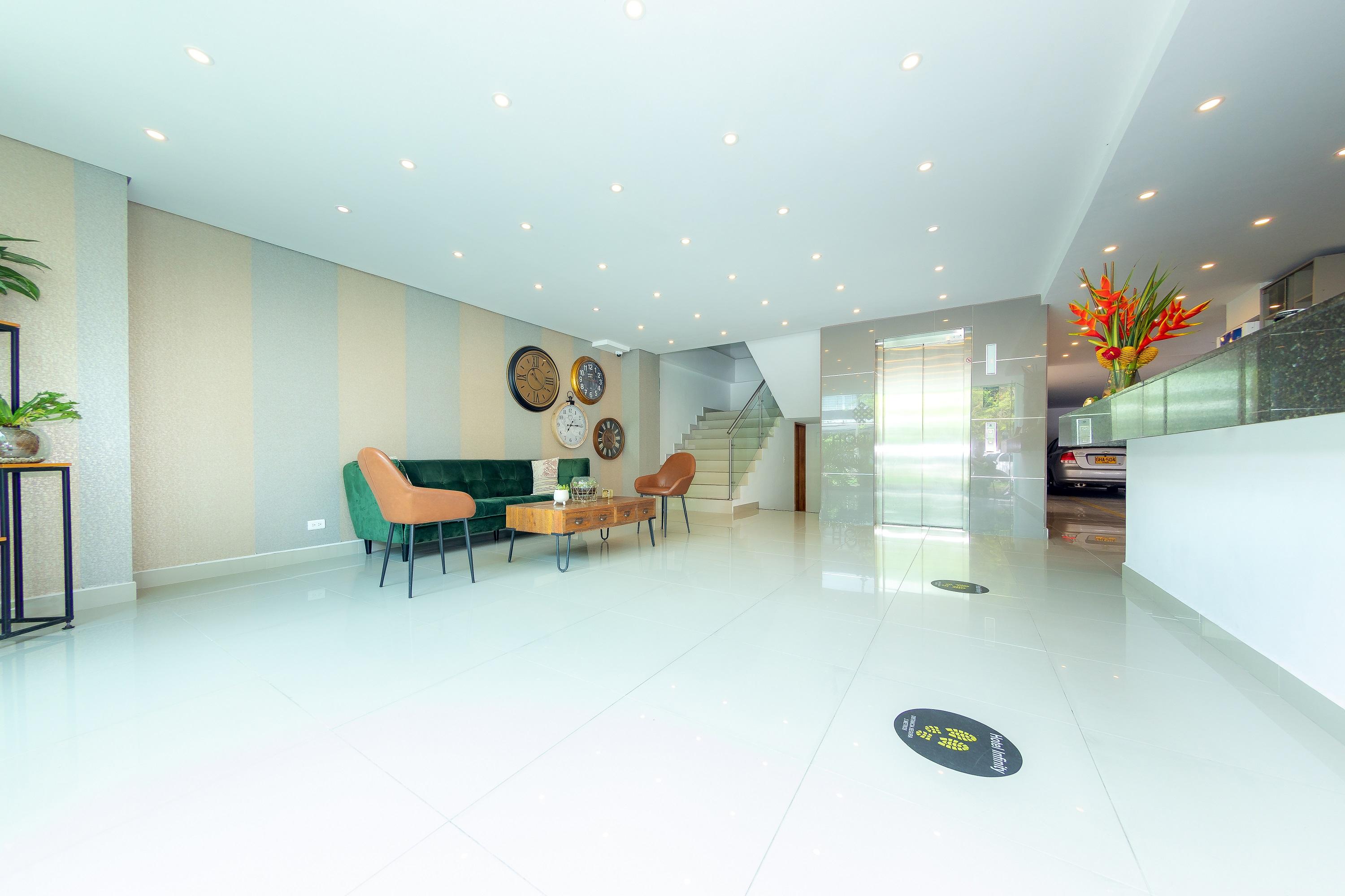 Infinity Hotel 麦德林 外观 照片