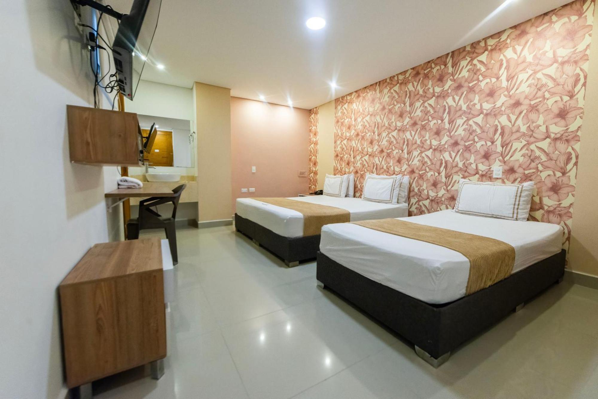 Infinity Hotel 麦德林 外观 照片