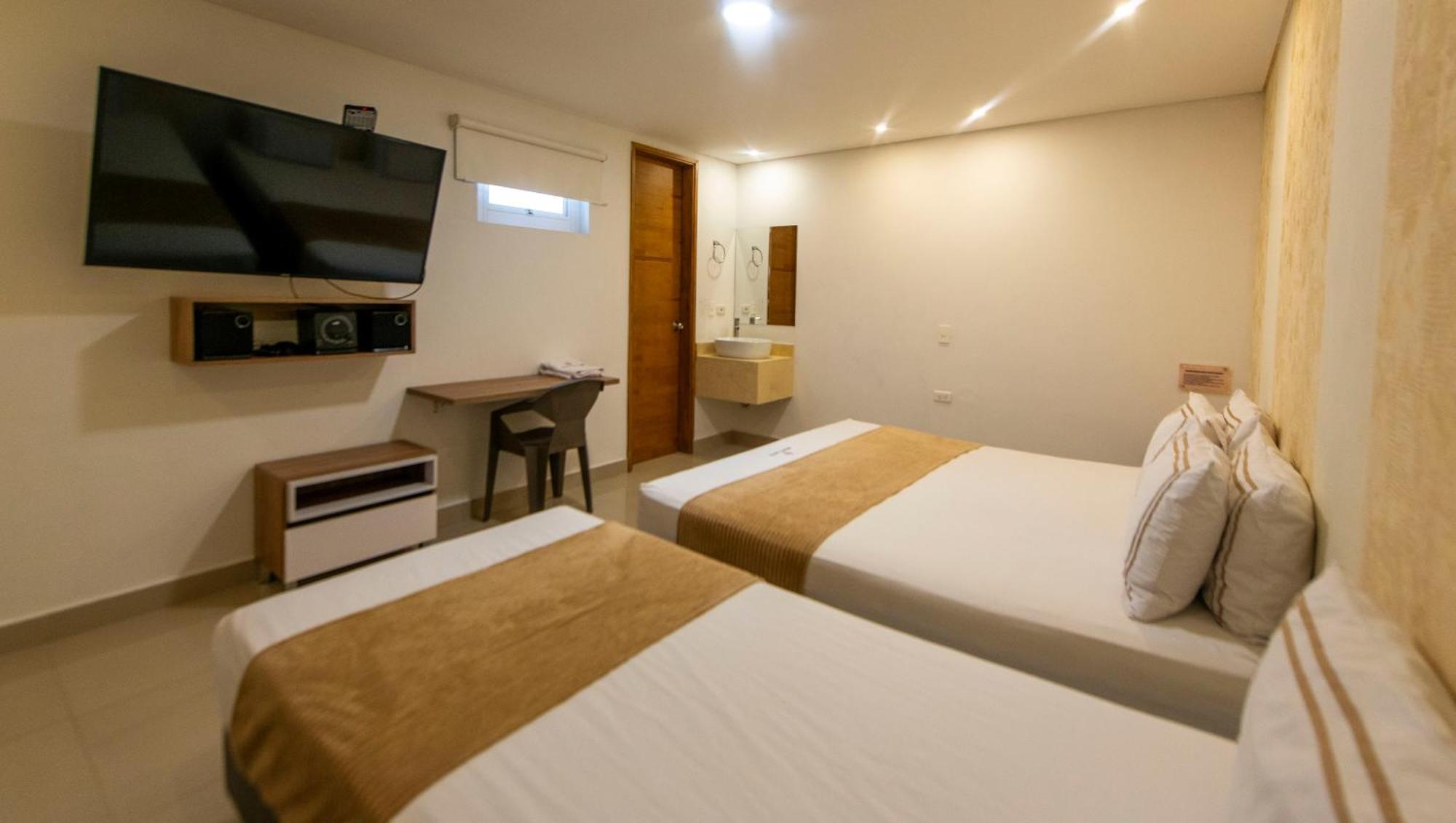 Infinity Hotel 麦德林 外观 照片