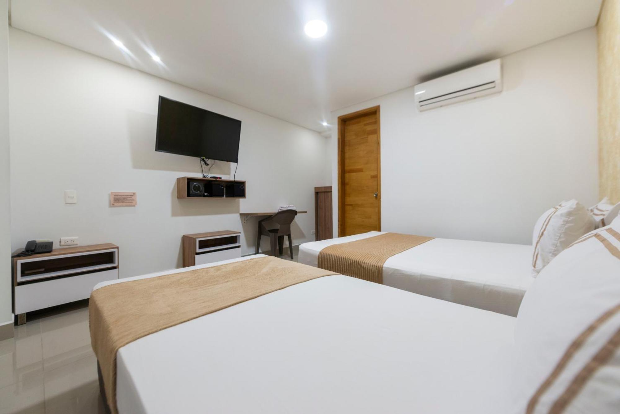 Infinity Hotel 麦德林 外观 照片