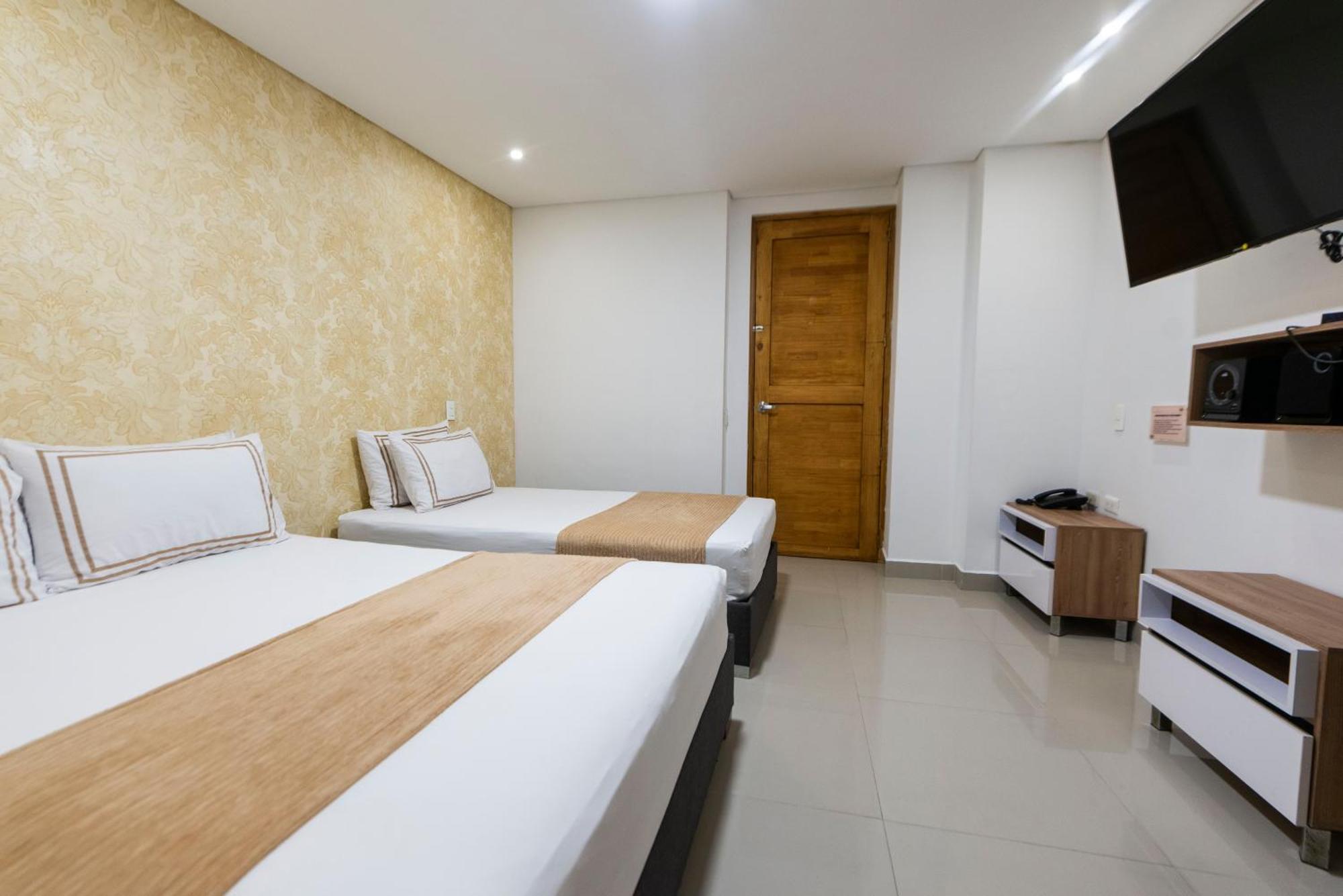 Infinity Hotel 麦德林 外观 照片