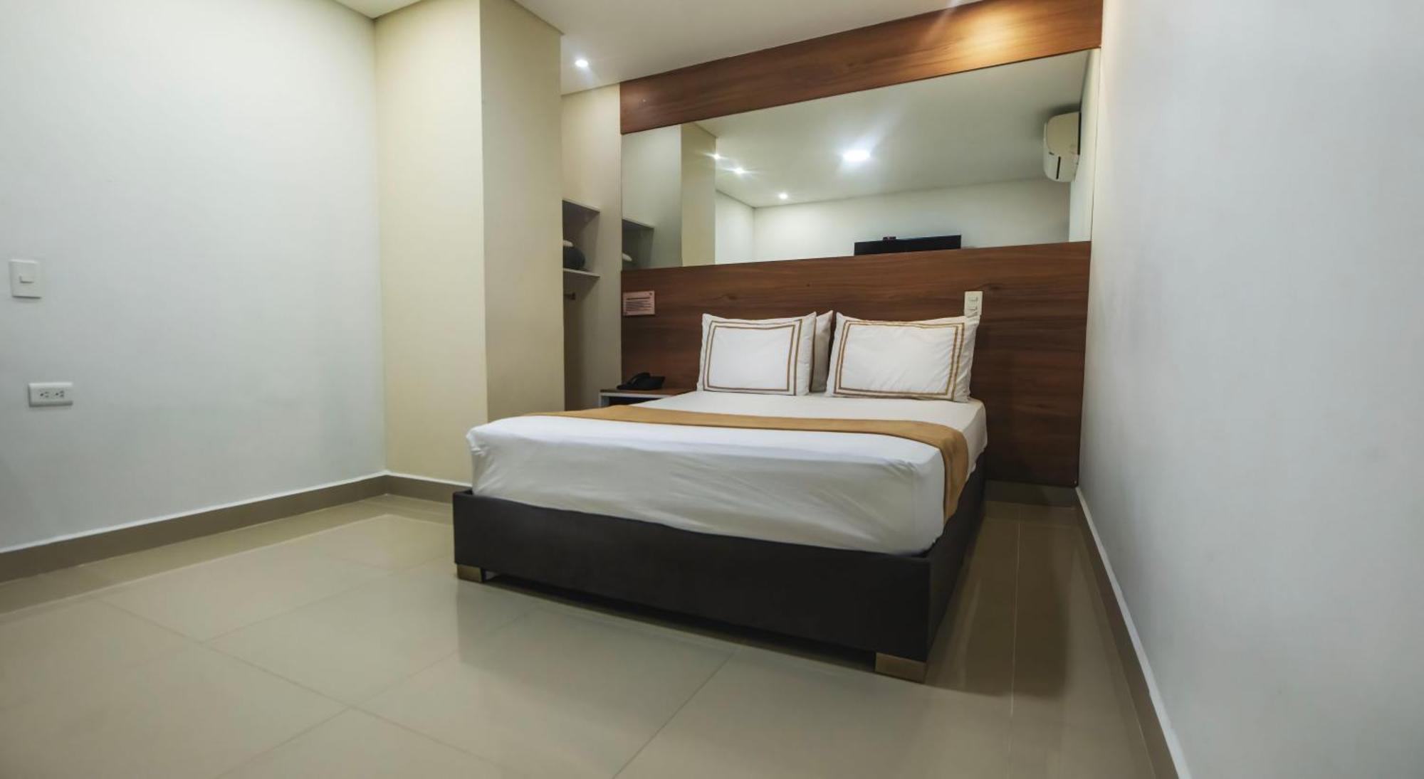 Infinity Hotel 麦德林 外观 照片