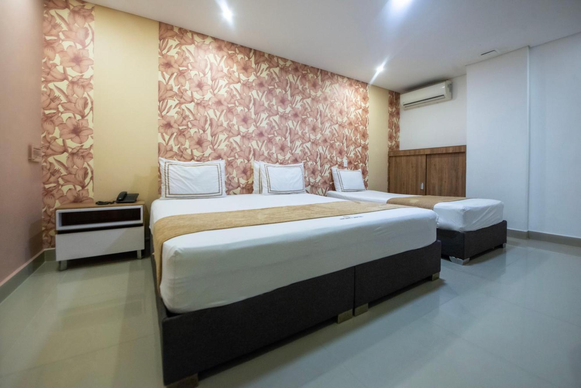 Infinity Hotel 麦德林 外观 照片